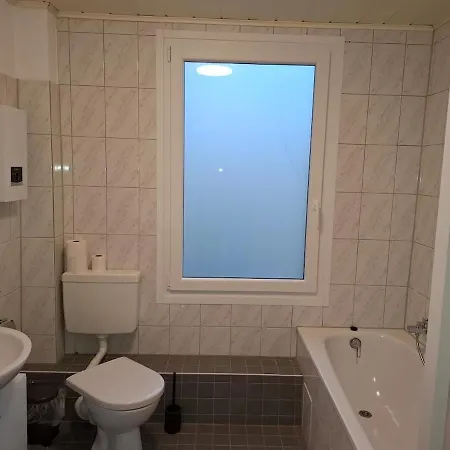Schoene 3 In Ruhiger Lage וופרטל