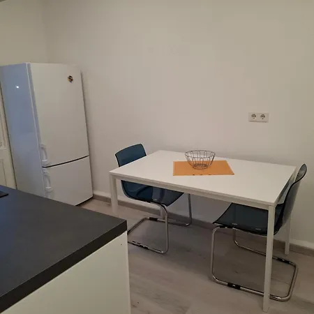 Schoene 3 In Ruhiger Lage דירה וופרטל